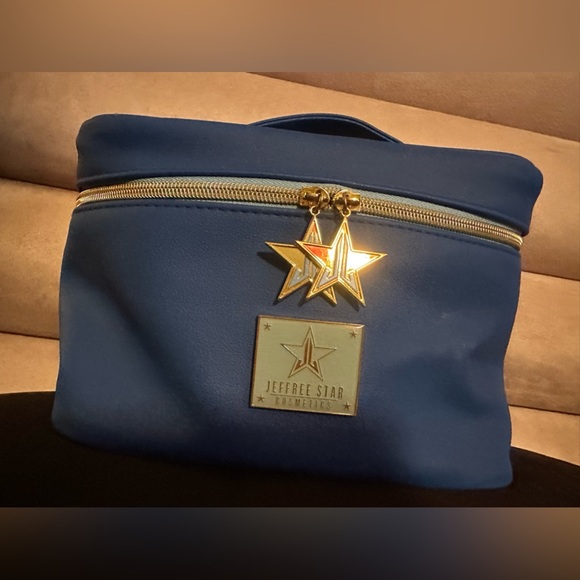 ⭐️💄 JSC Makeup Train Case ⭐️💄 - Picture 2 of 10